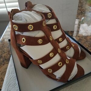 Qupid Women's Chester-19 Gladiator Sandal -sz 7